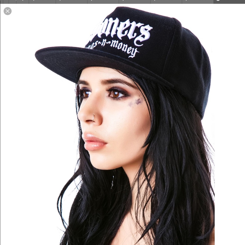 🖤UNIF Bones Cap - Picture 2 of 5